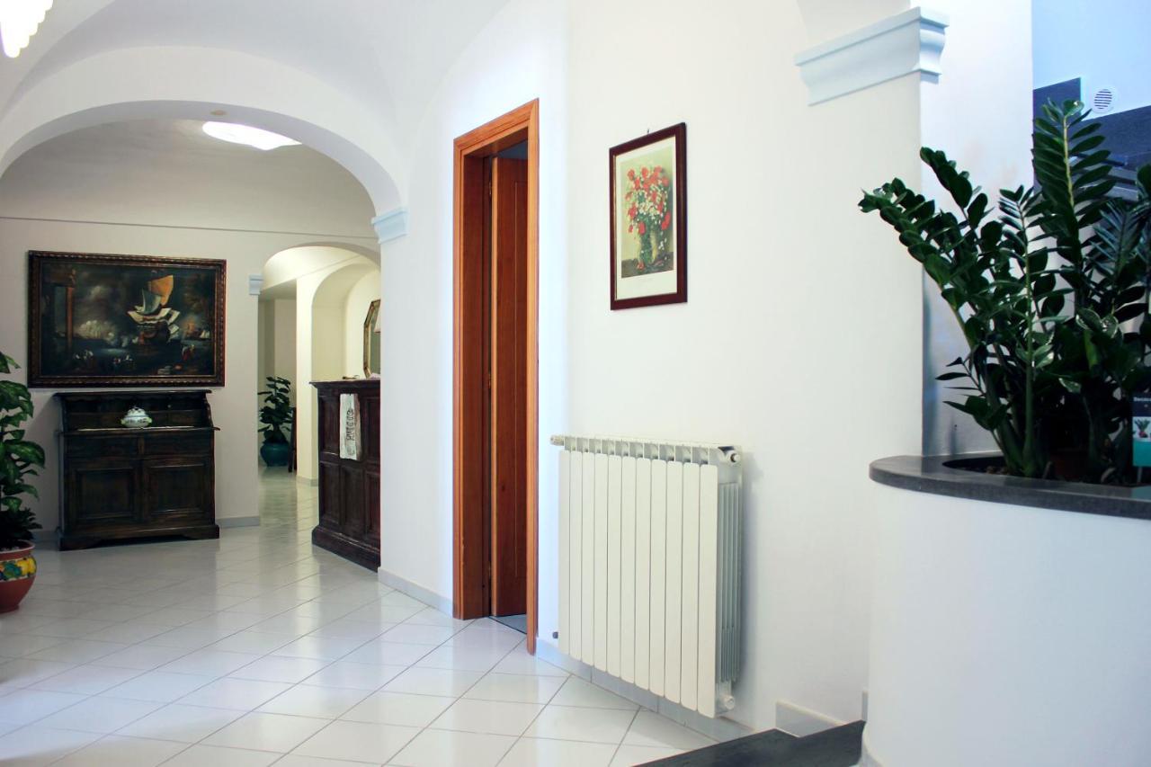 La Pergola Del Torchio Bed and Breakfast Ischia Exteriör bild